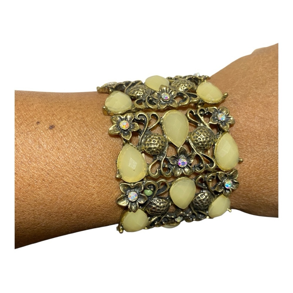 Vintage Gold and Cream Women's Bracelet - Picture 5 of 5